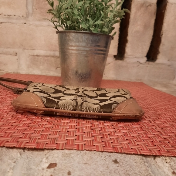 Coach Brown Jacquard Signature C Wristlet Wallet - Picture 3 of 5